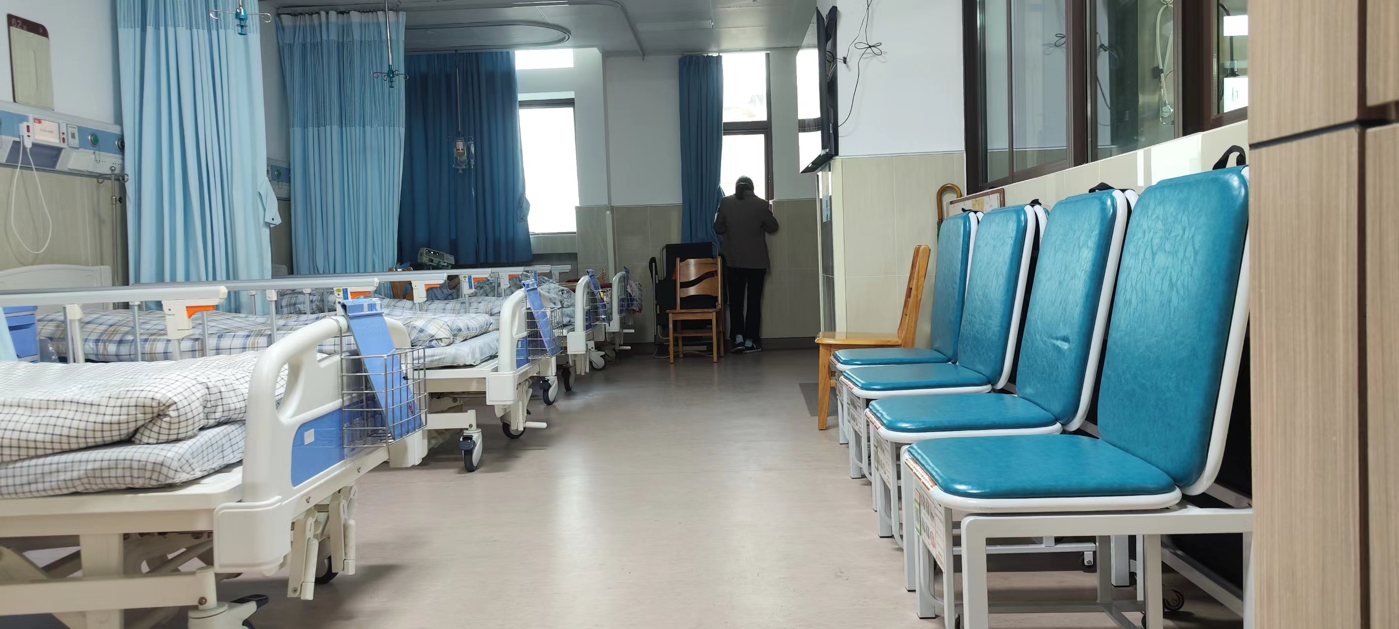 醫(yī)院引進(jìn)共享陪護(hù)椅，醫(yī)院服務(wù)更加人性化，患者陪護(hù)更輕松！